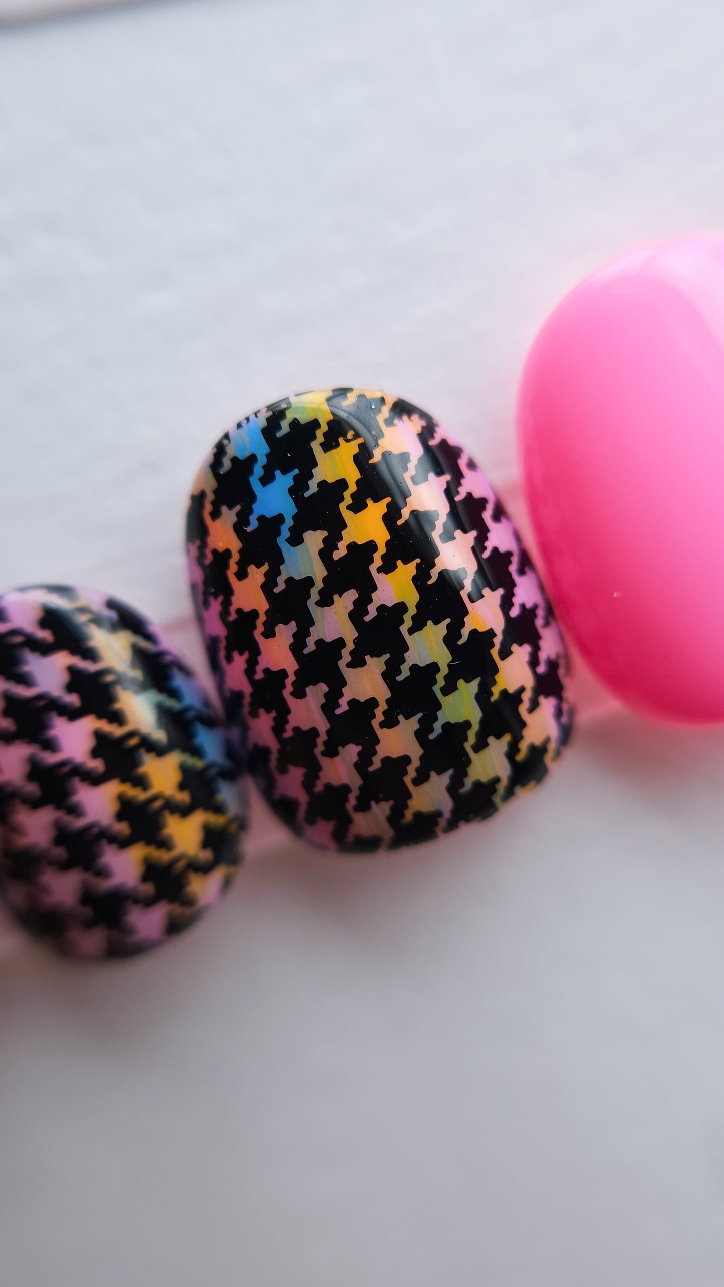 Multicolour Houndstooth | Press on nails