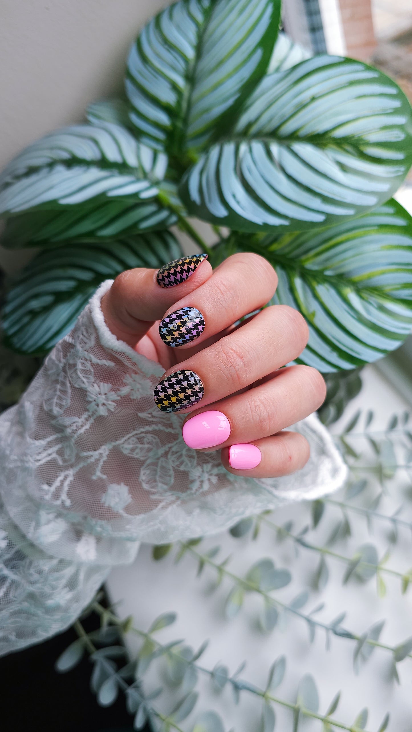 Multicolour Houndstooth | Press on nails