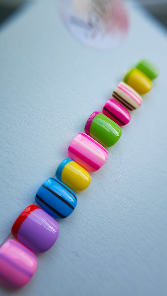 Happy mix and match | Press on nails