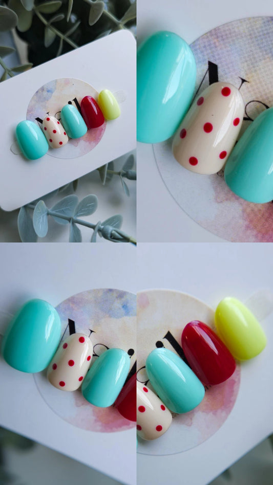 Polka dots skittle | Press on nails