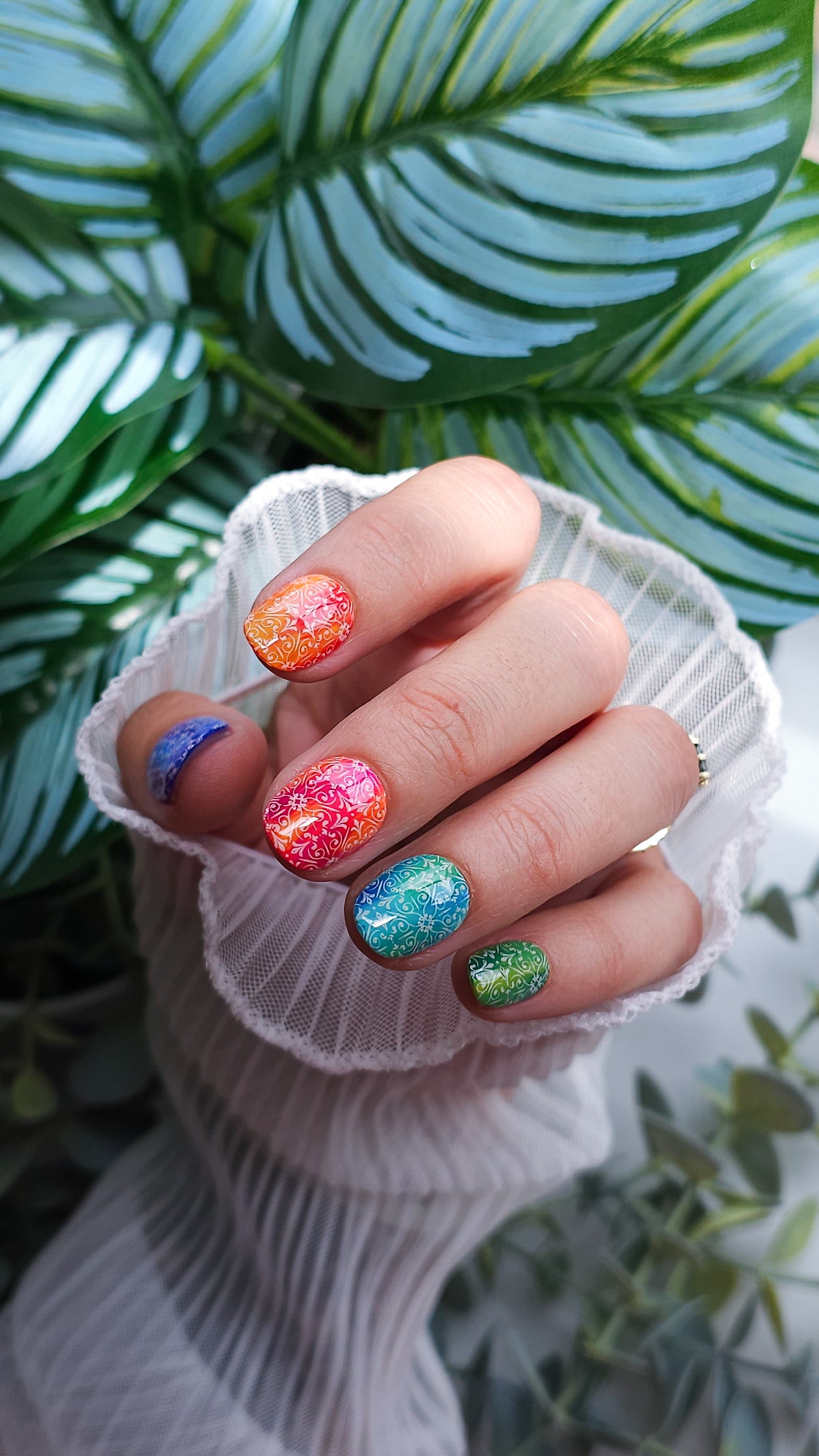 Colourful Casablanca | Press on nails