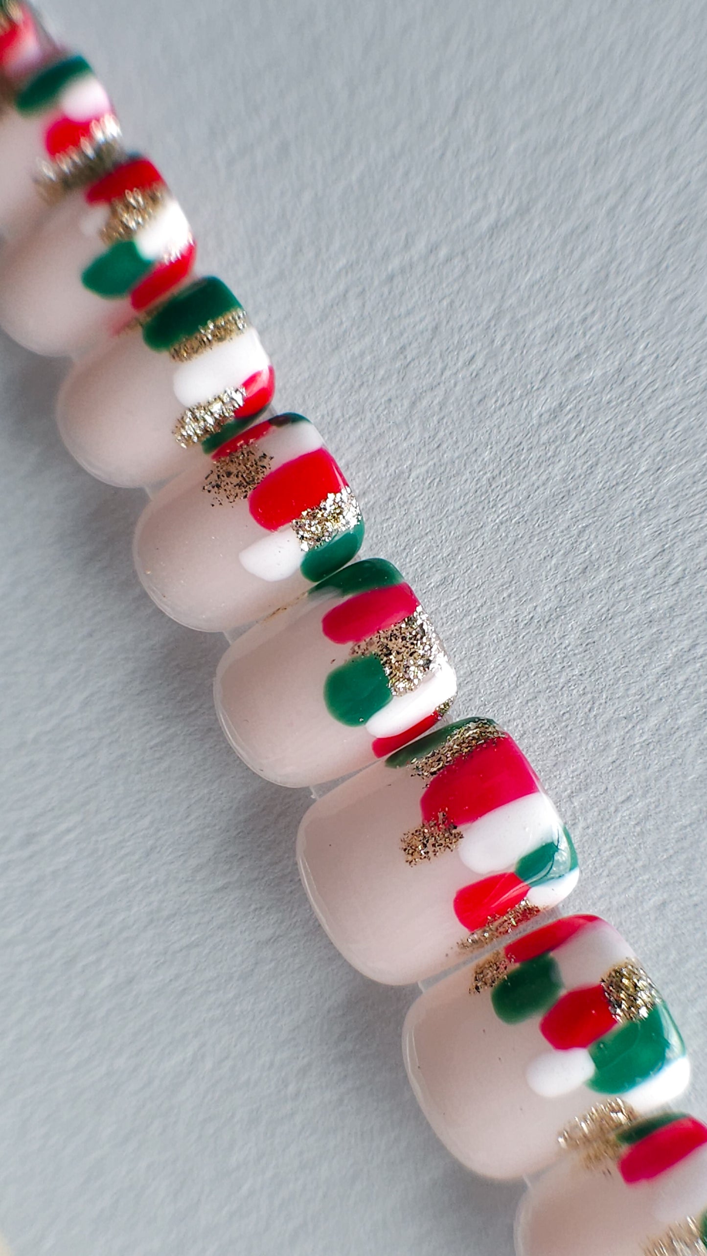 Abstract festive tips | Press on nails