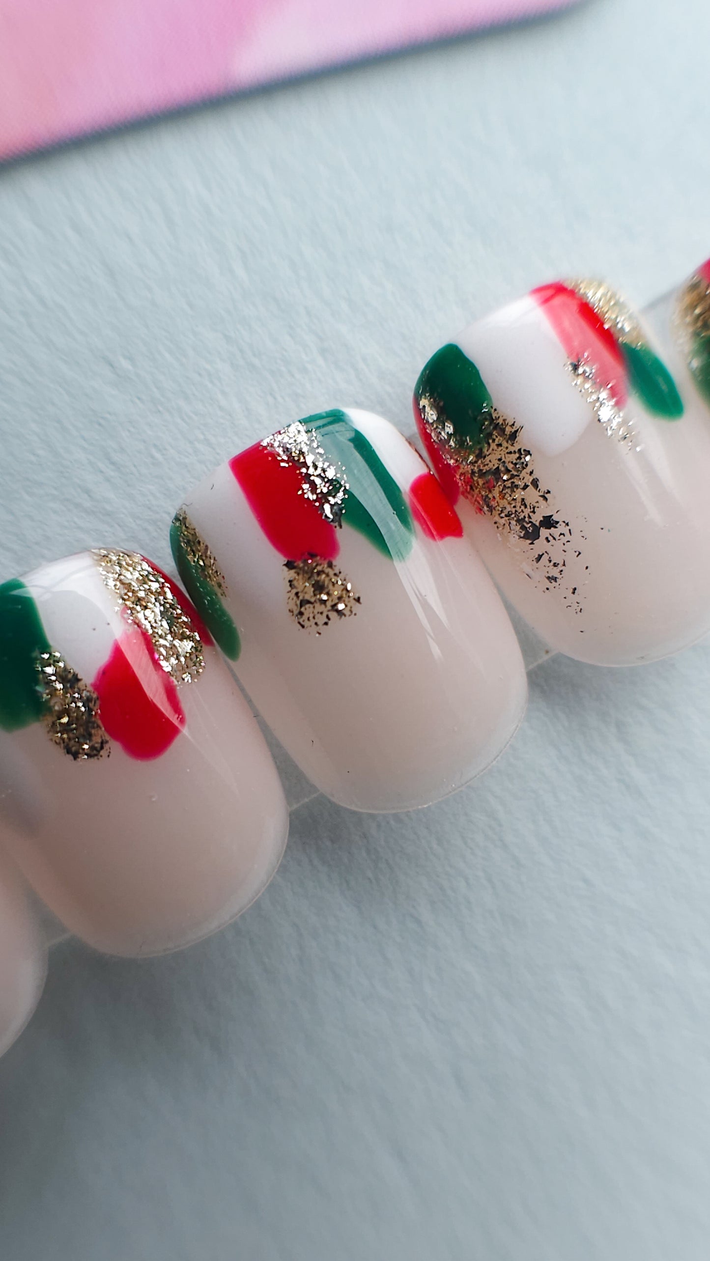 Abstract festive tips | Press on nails