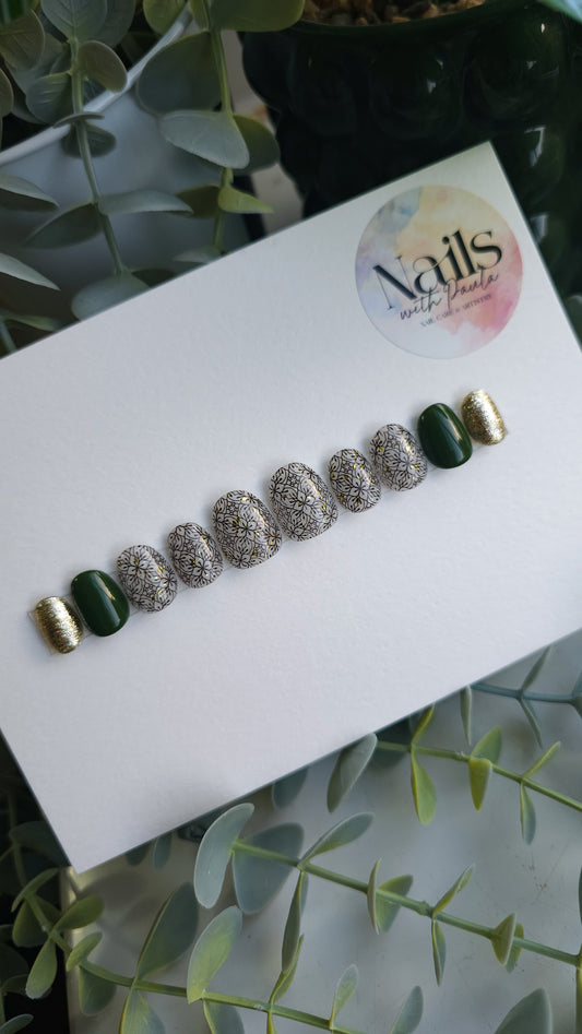 Dark olive pattern | Press on nails