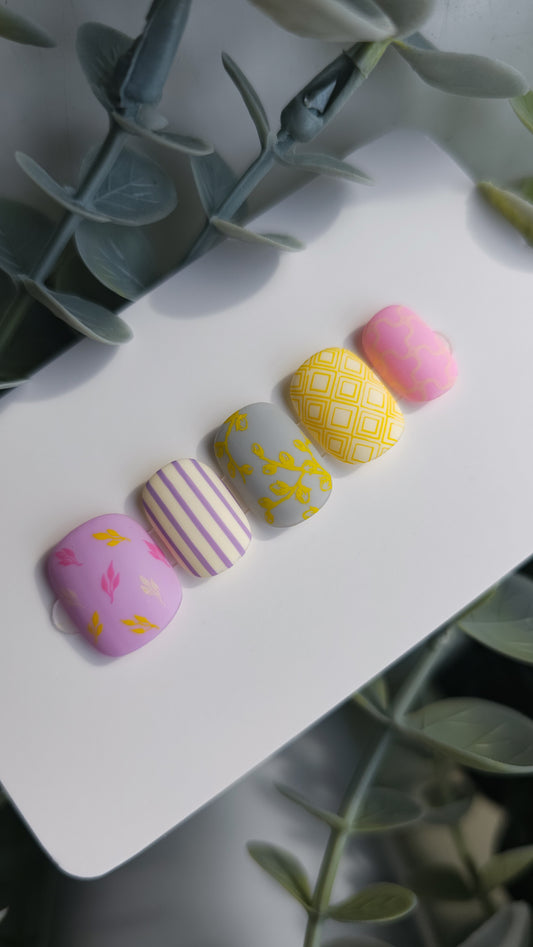 Butterscotch lilac | Press on nails