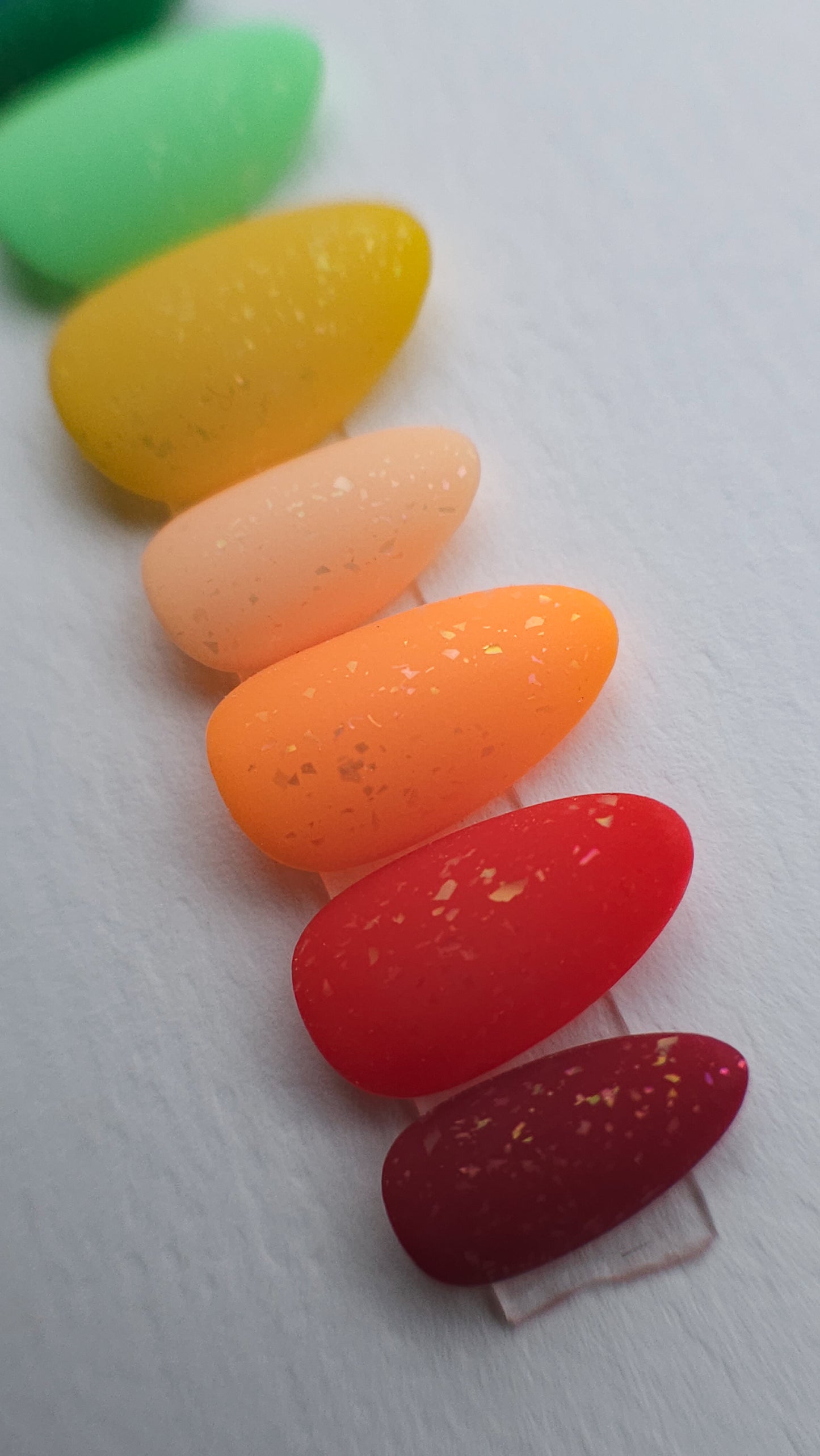 Rainbow flakes | Press on nails