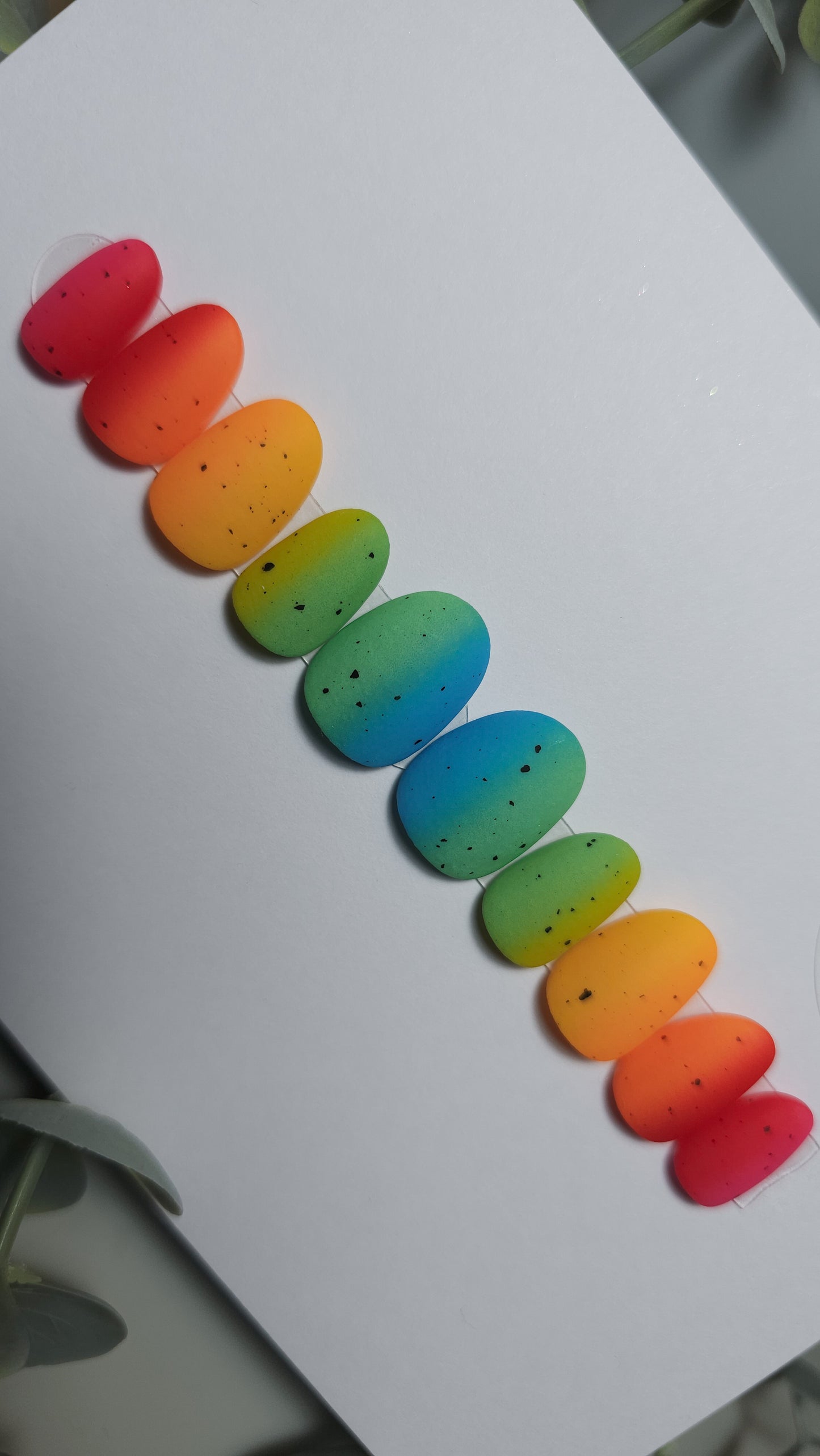 Speckled rainbow gradient | Press on nails