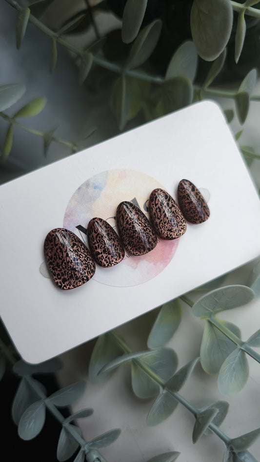 Velvet animal | Press on nails