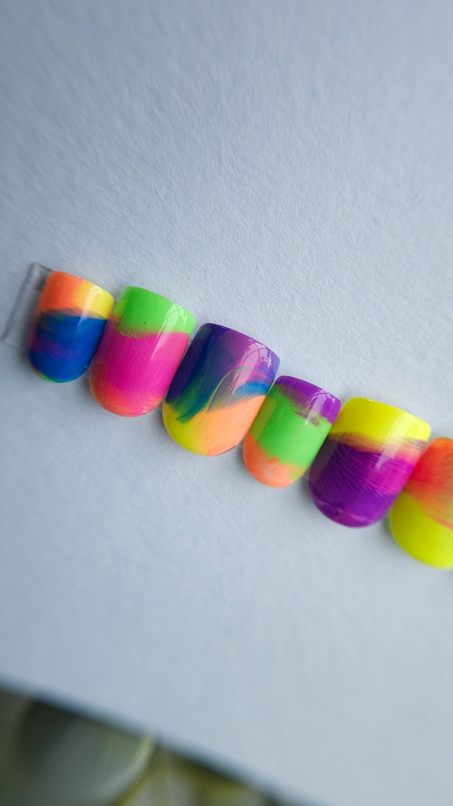Neons melt | Press on nails