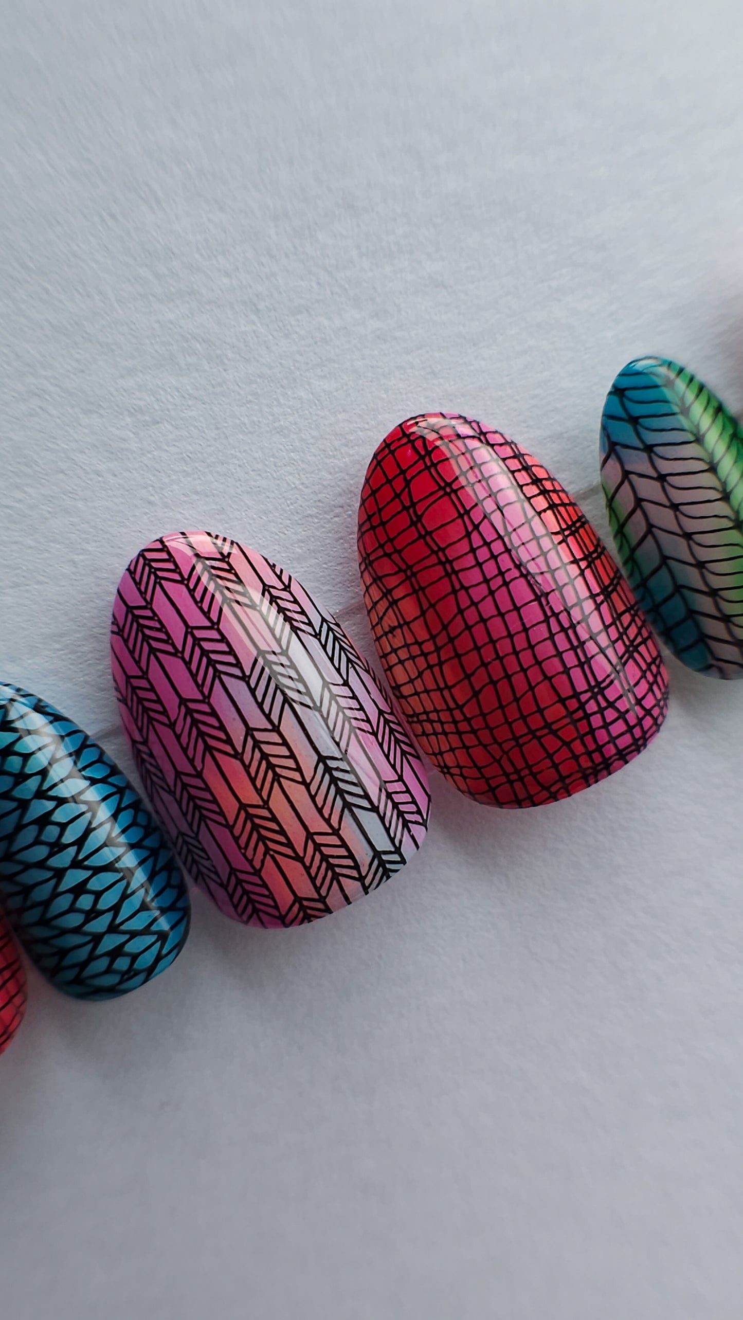 Colour smoosh pattern | Press on nails