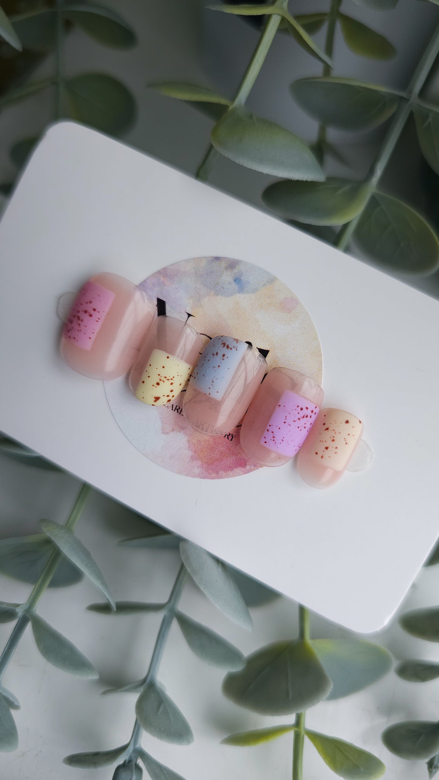 Easter's alternative mini eggs | Press on nails