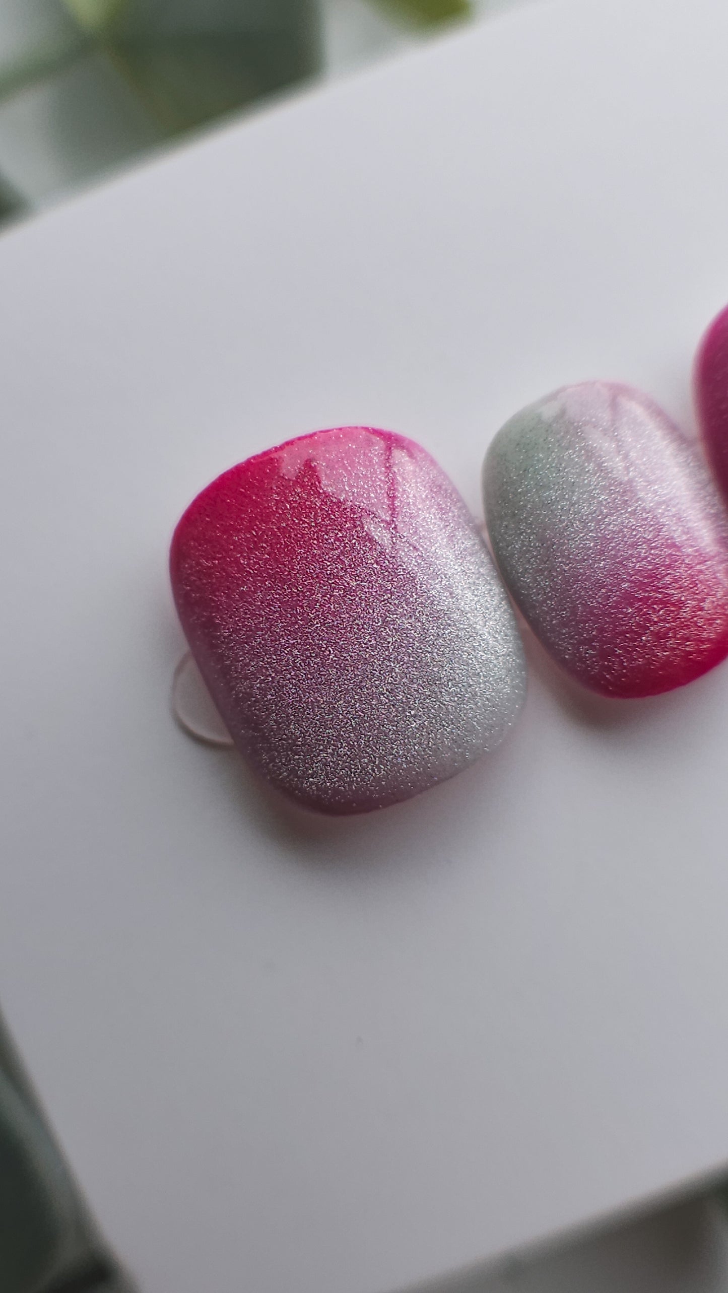 Magnetic mauve | Press on nails