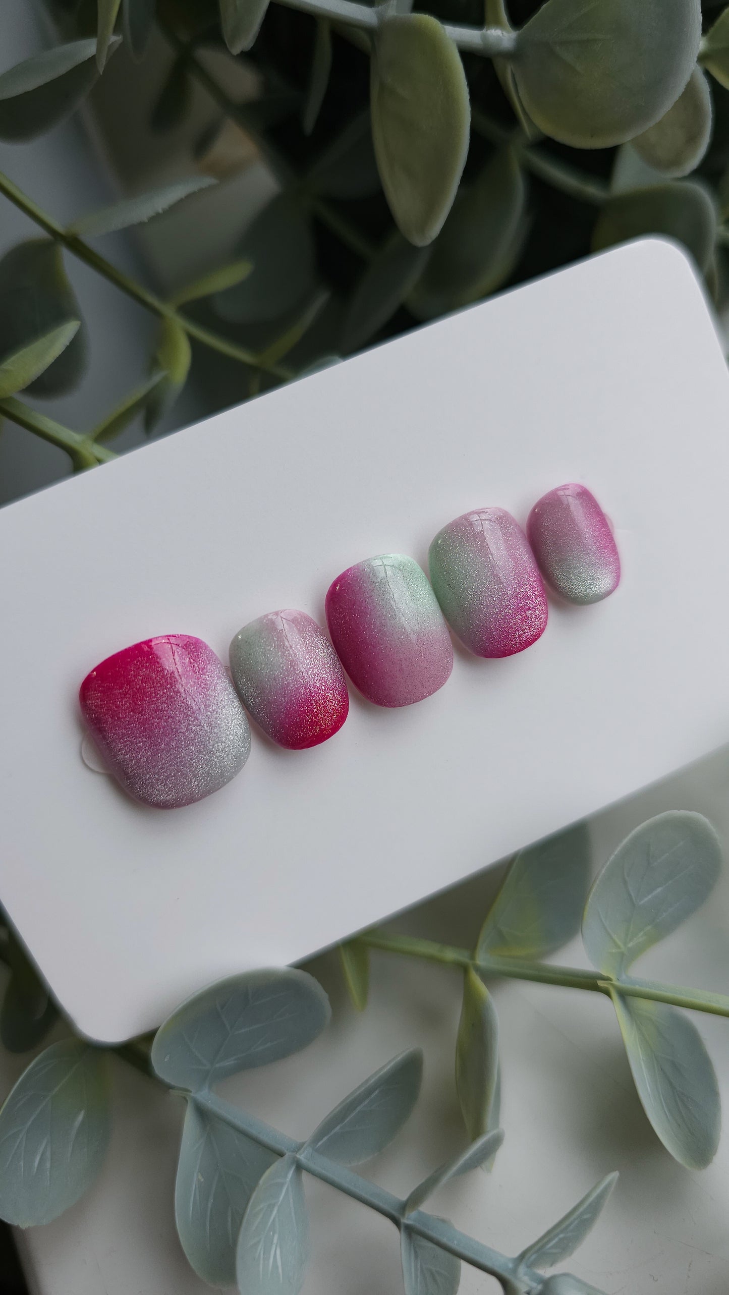 Magnetic mauve | Press on nails