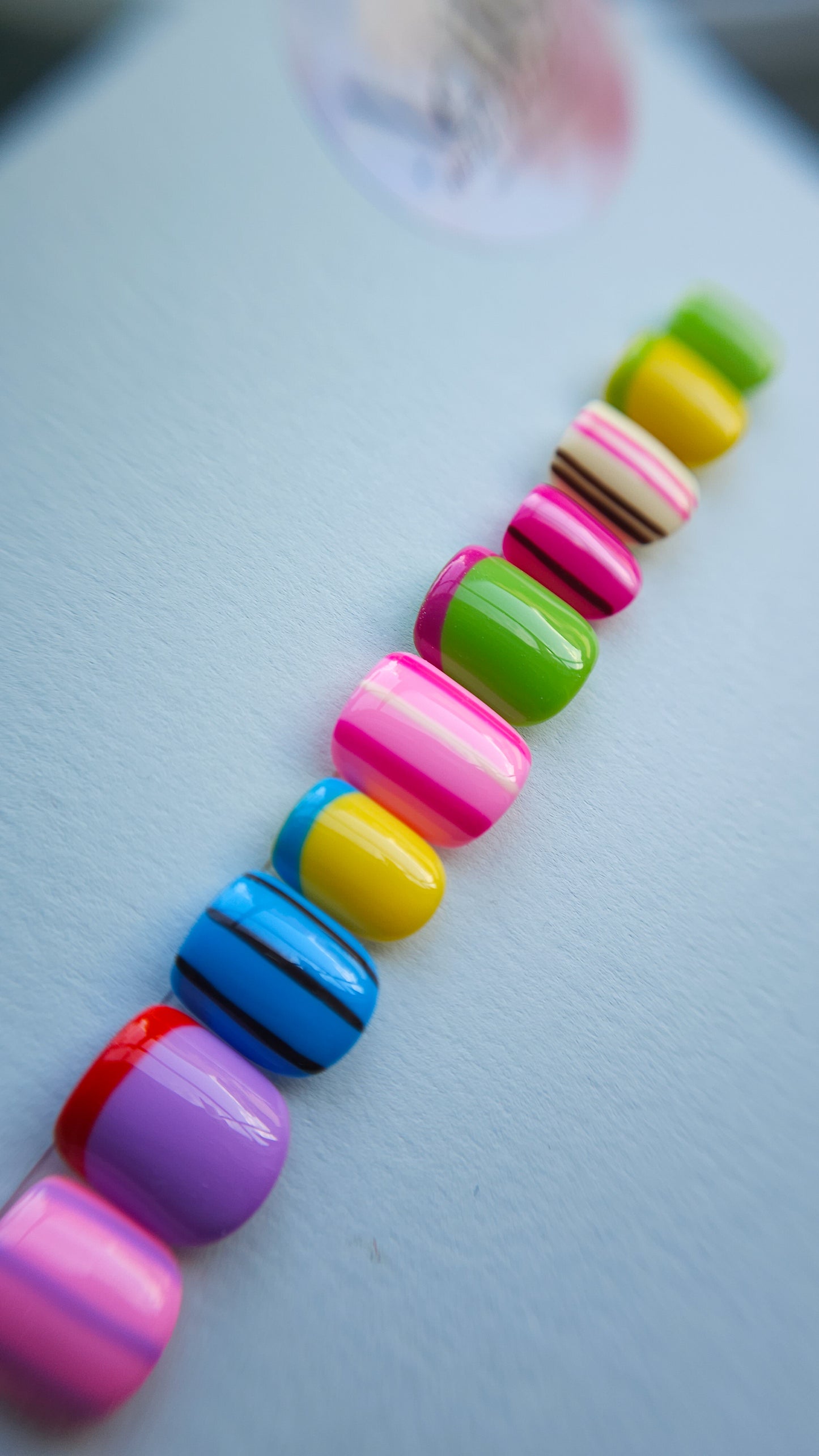 Happy mix and match | Press on nails