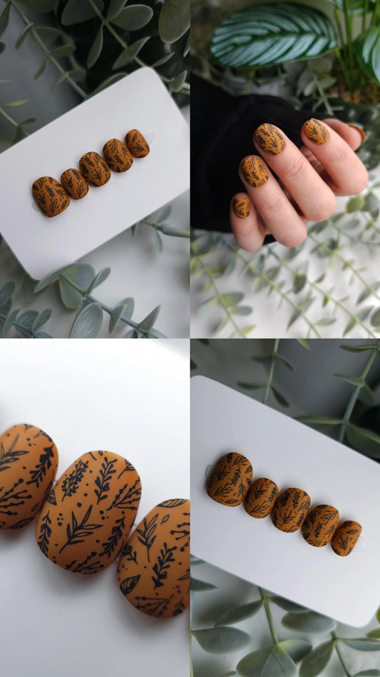 Seasonal leaves | Press on nails