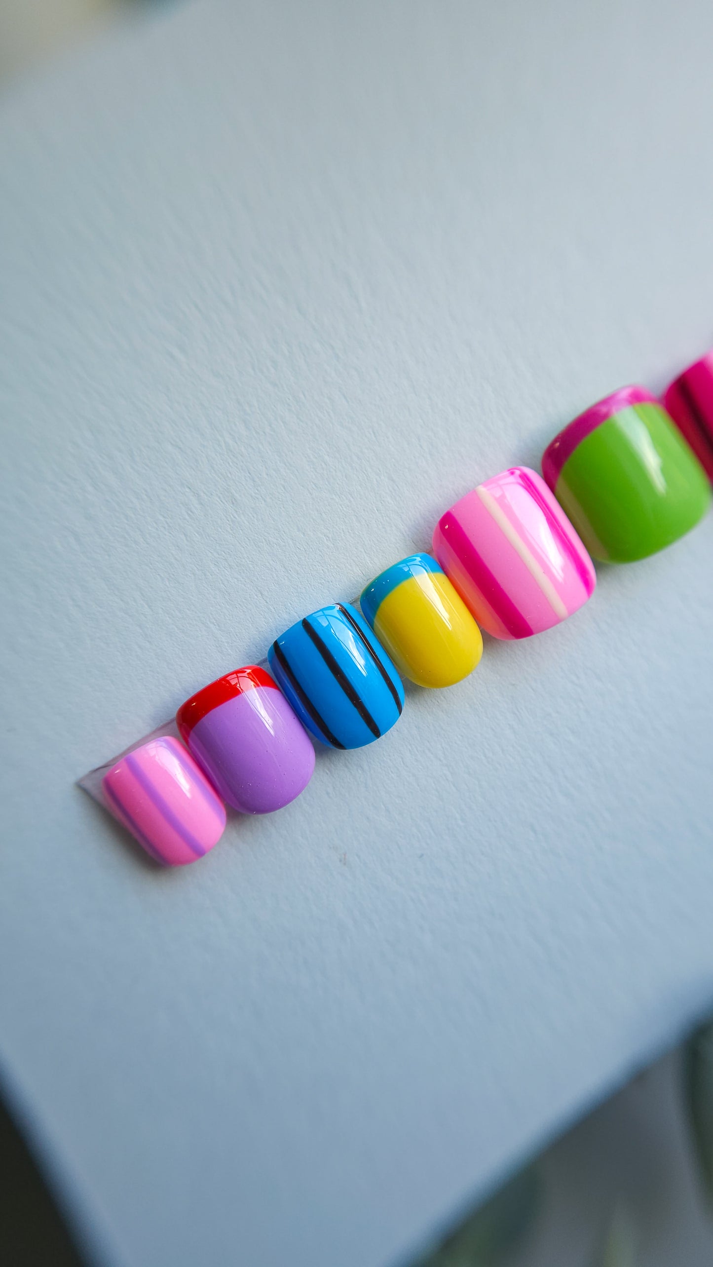 Happy mix and match | Press on nails