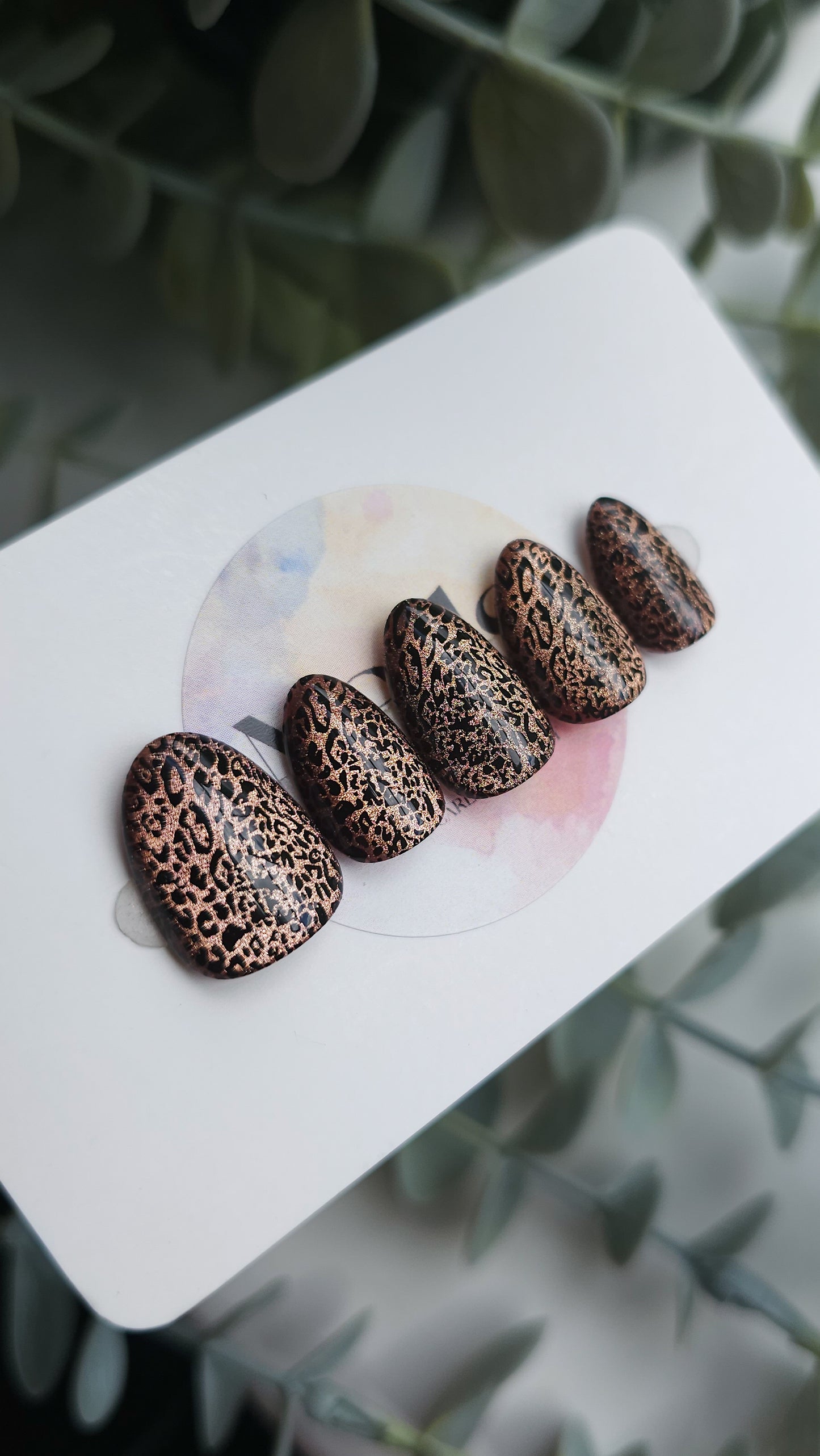 Velvet animal | Press on nails