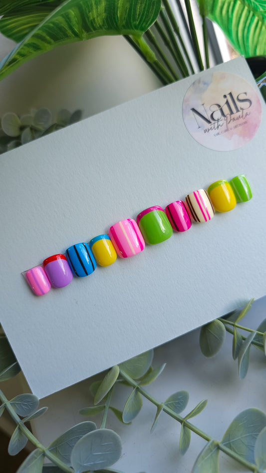 Happy mix and match | Press on nails