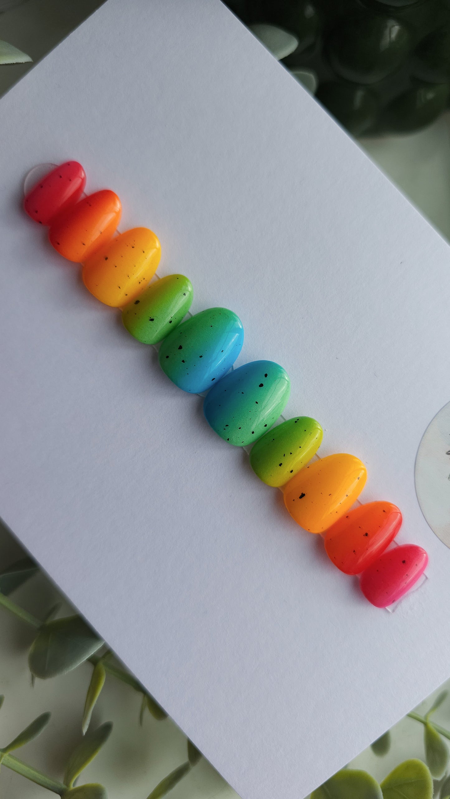 Speckled rainbow gradient | Press on nails