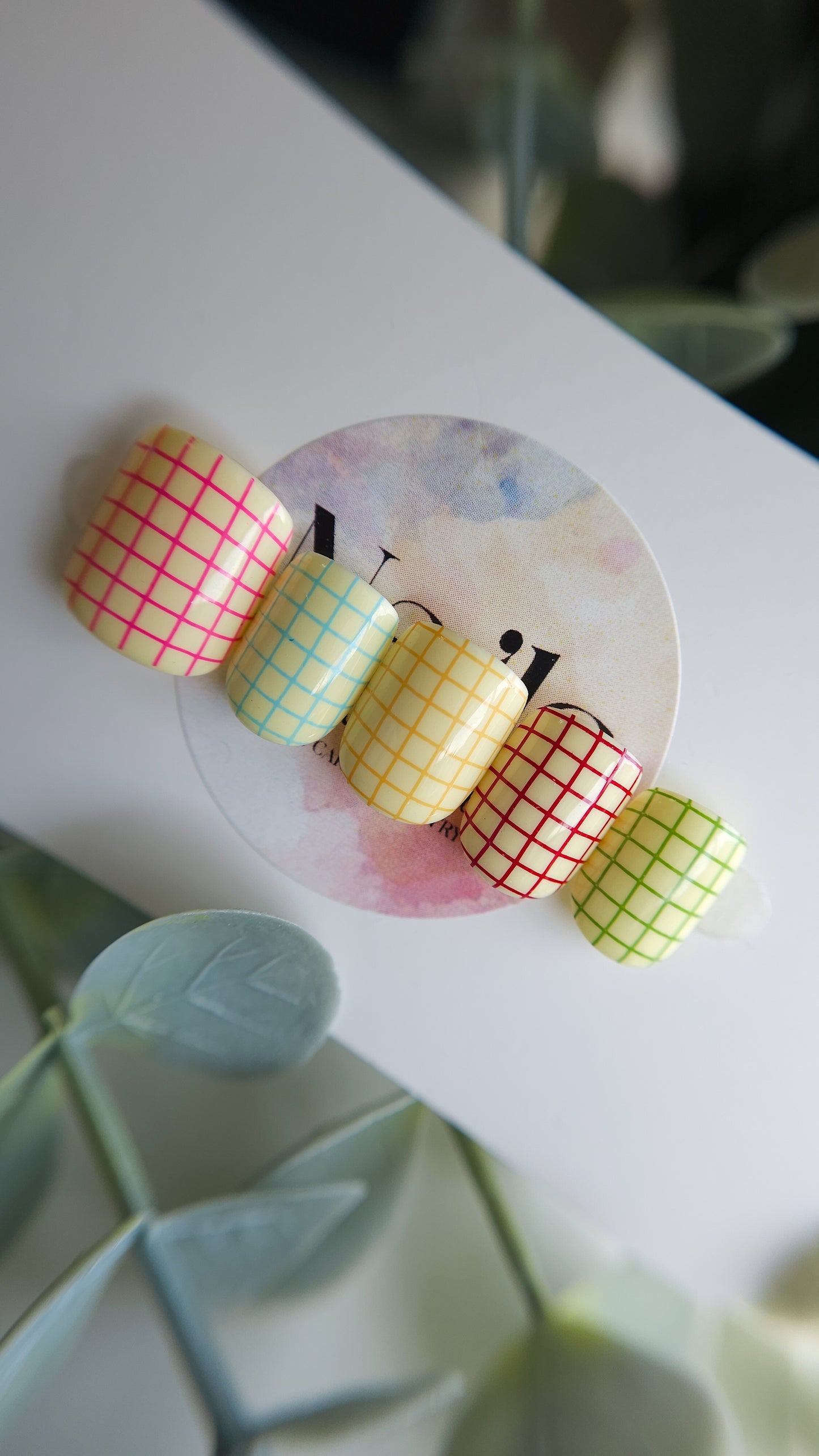 Spring basket | Press on nails