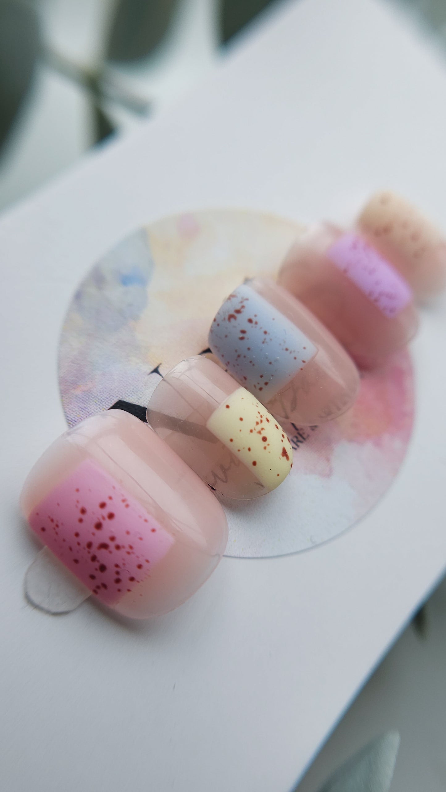 Easter's alternative mini eggs | Press on nails