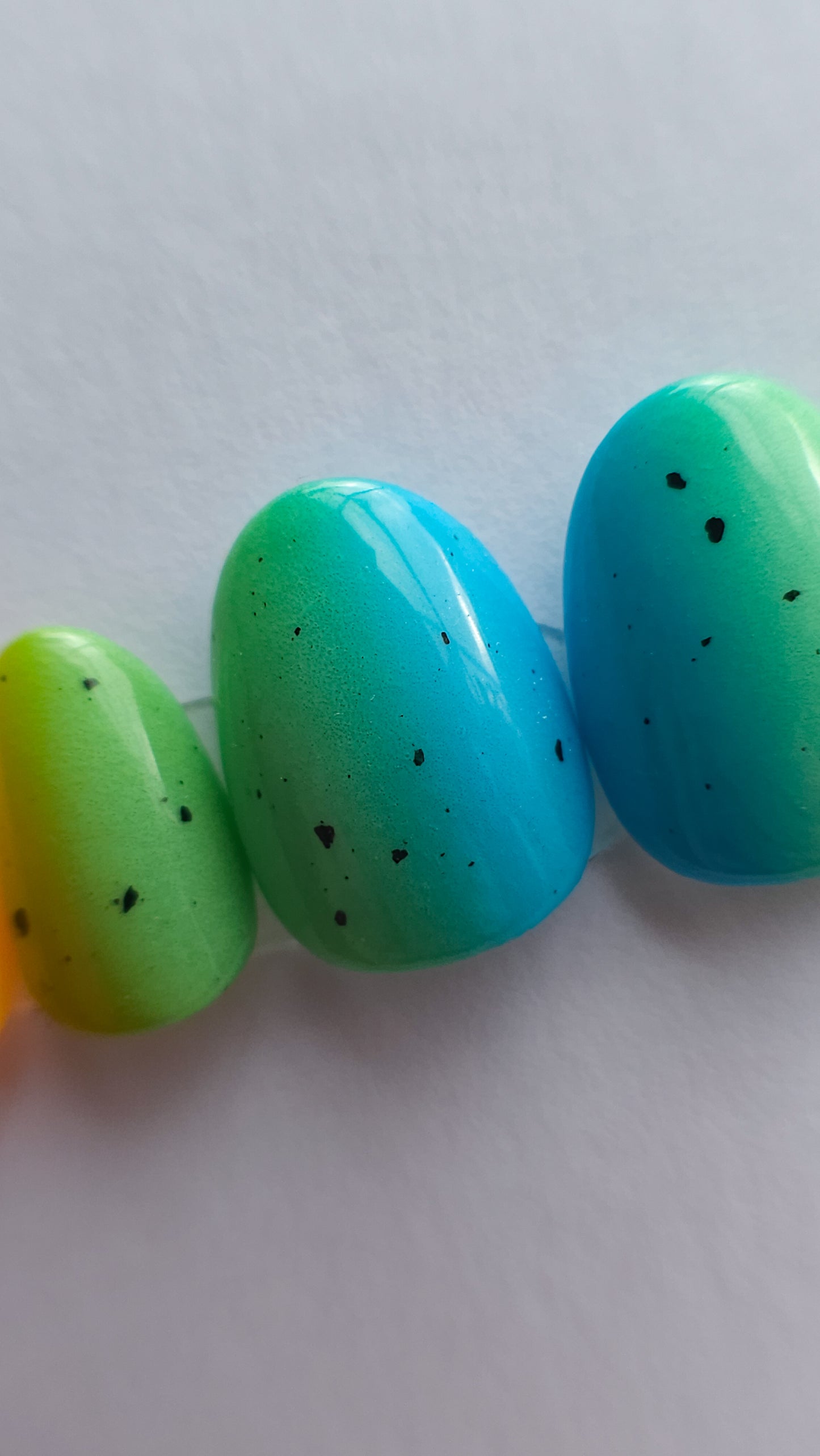 Speckled rainbow gradient | Press on nails