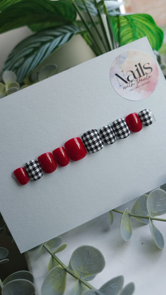 Hot houndstooth | Press on nails
