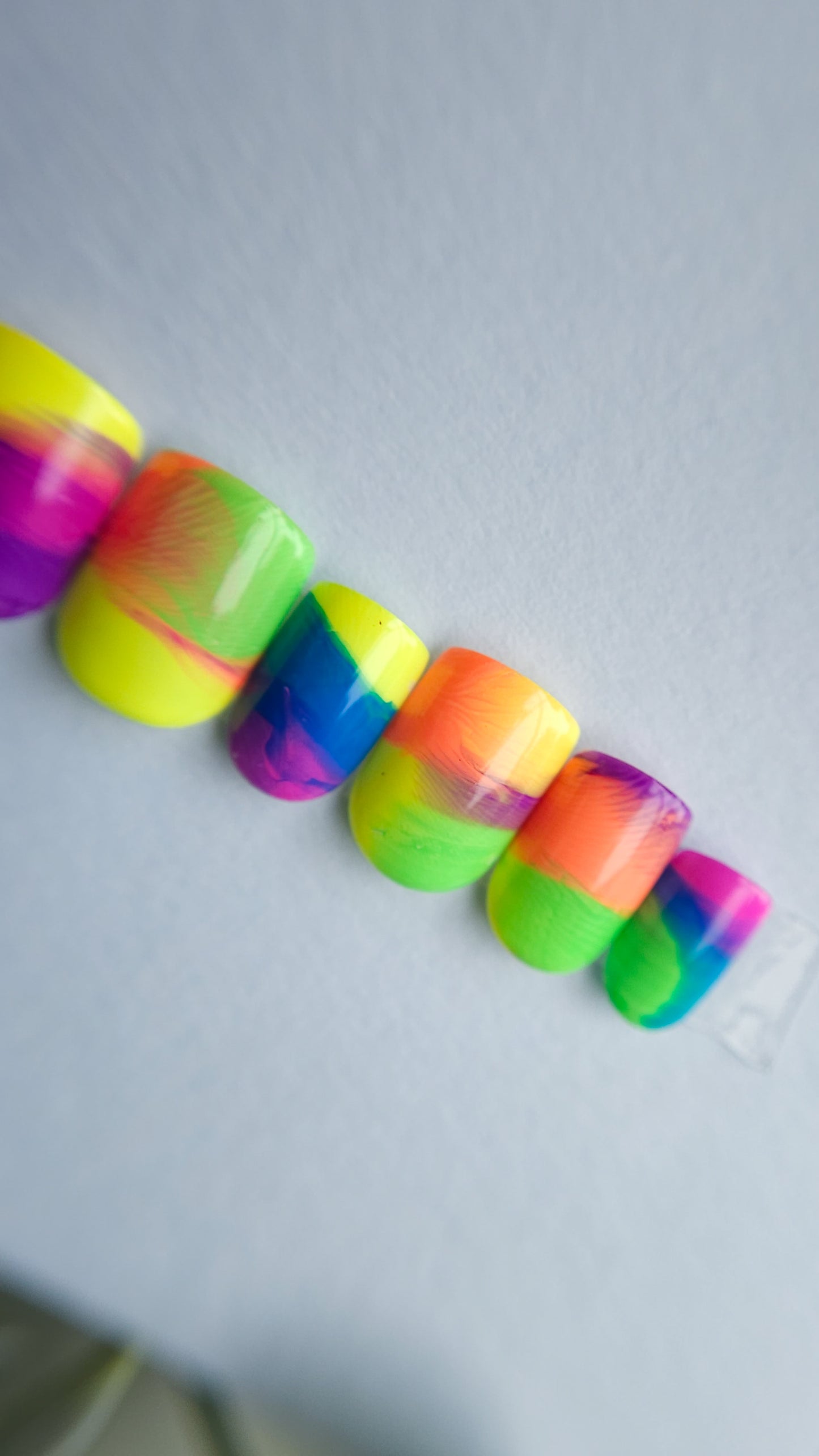 Neons melt | Press on nails