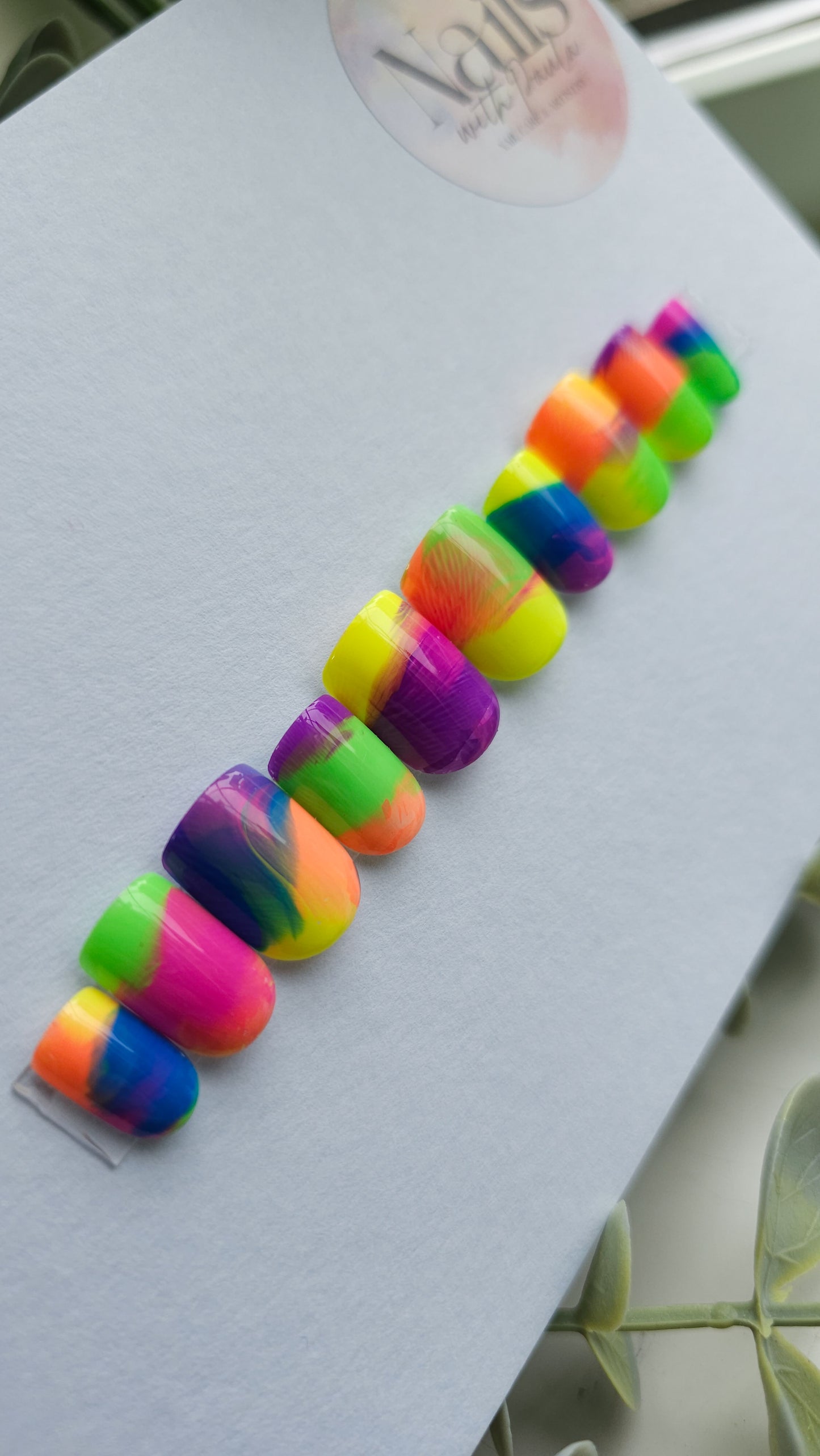 Neons melt | Press on nails