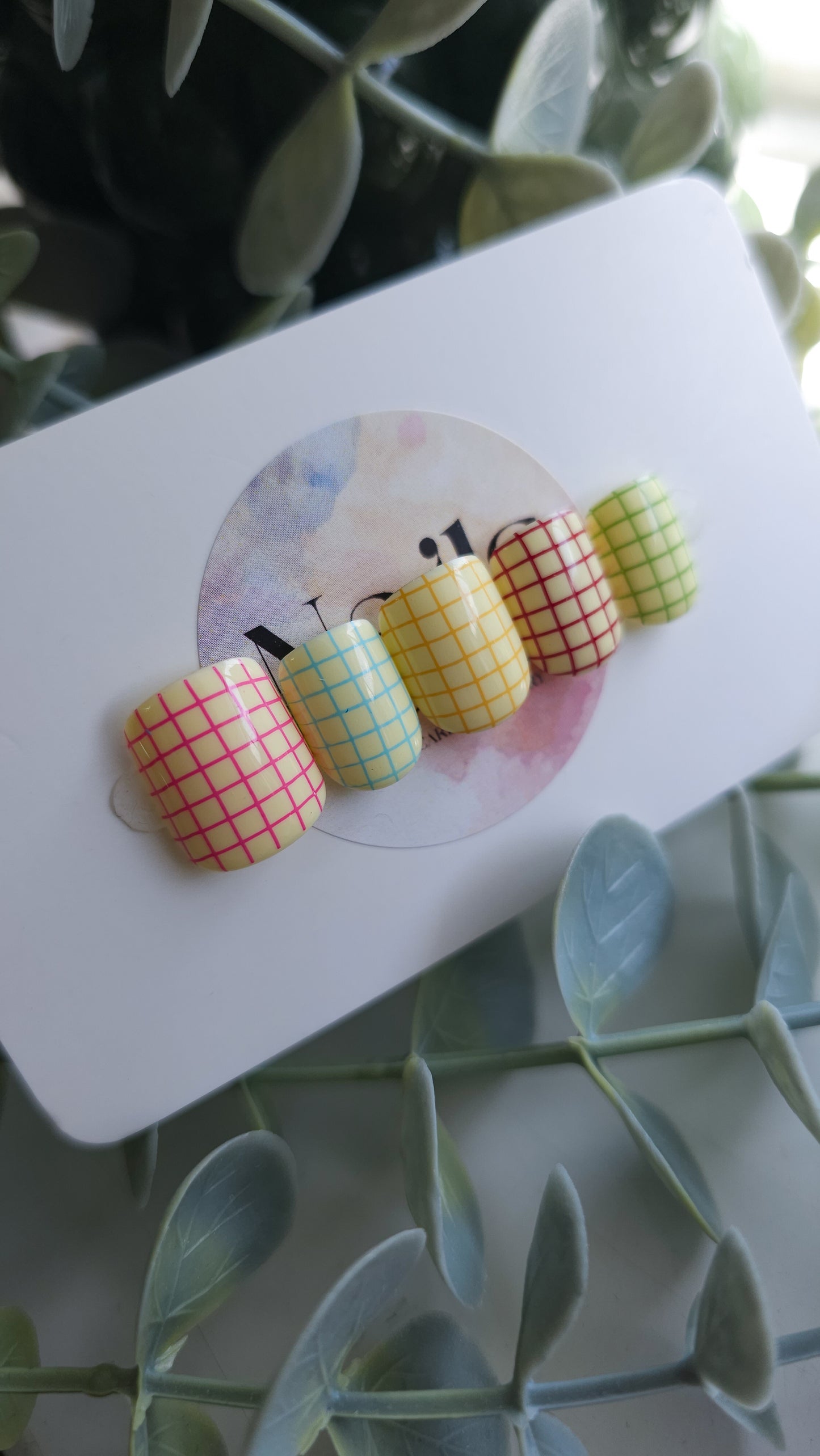 Spring basket | Press on nails